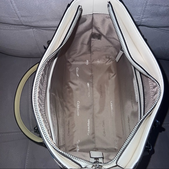 Calvin Klein Brand New Tote Bag with Coin Purse - Picture 5 of 10